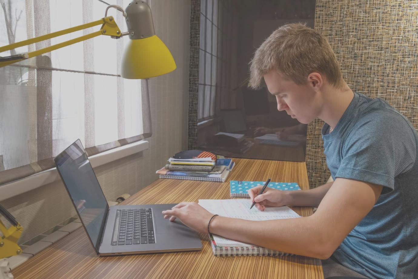 Workshop-Situation mit praktischer Keyword-Analyse und Strategiebesprechung