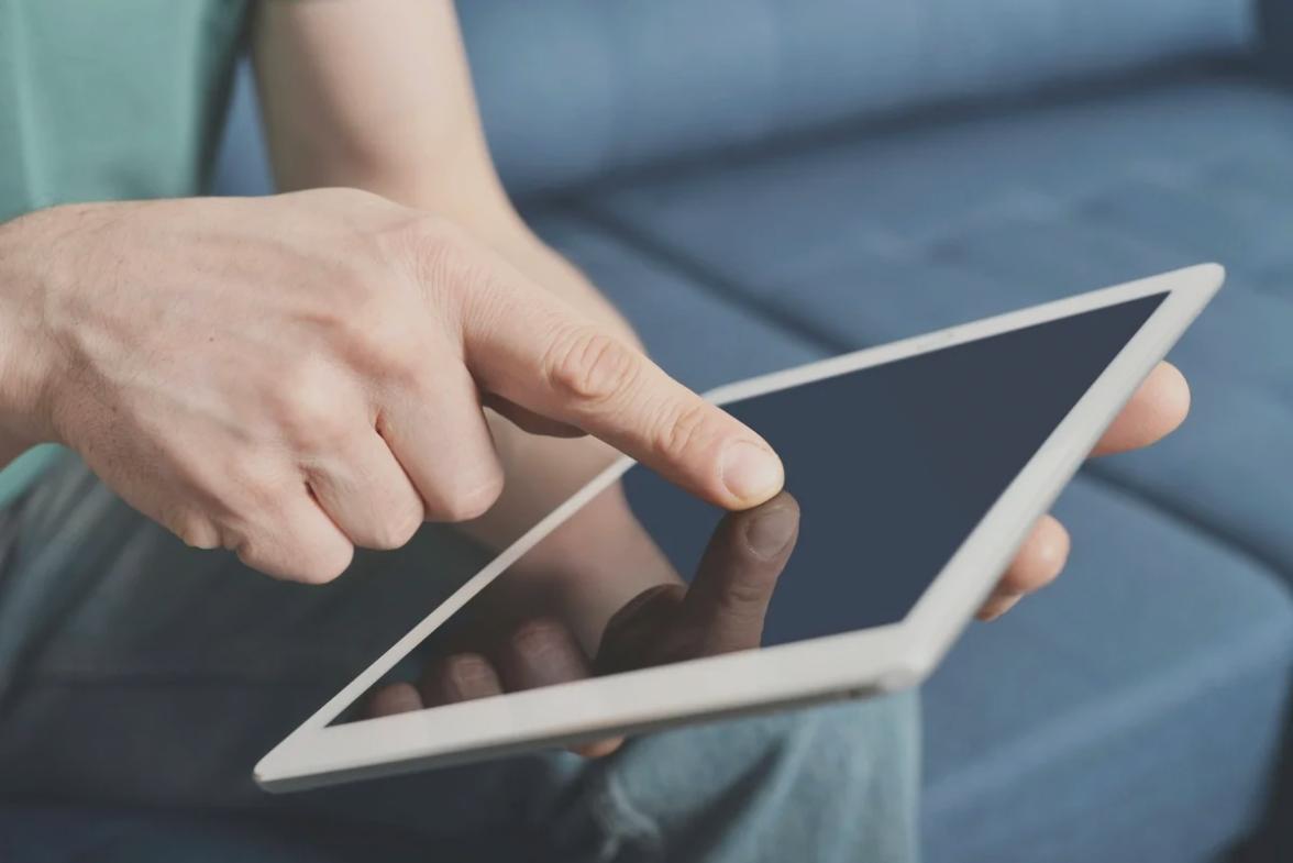 Analytische Auswertung von SEO-Metriken und Performance-Daten